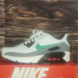 Nike Air Max 90 White and Teal Sneakers
